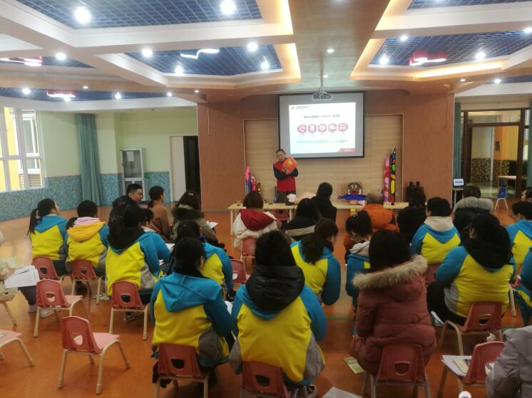 大邑县红十字会走进幼儿园开展救护员培训